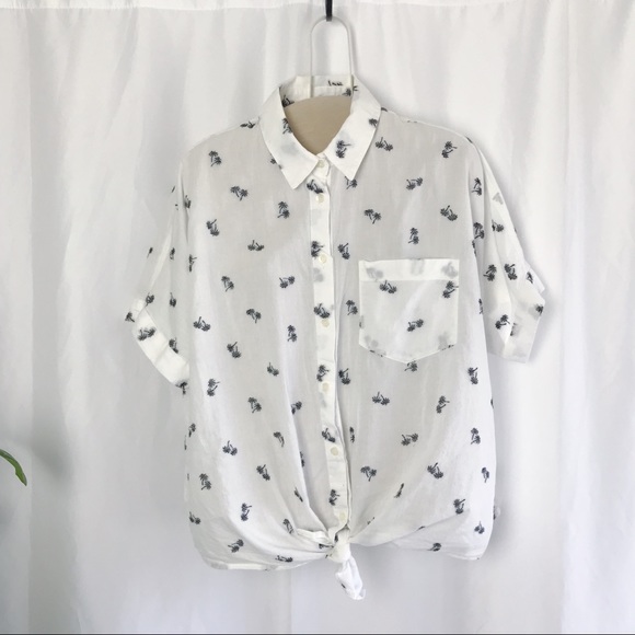 Madewell Palm tie front button top - Picture 2 of 8